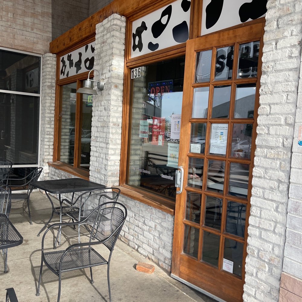 The Screamery - Front seating - Ice Cream & Frozen Yogurt Near Me - Phoenix, Arizona The Screamery - Front seating - Ice Cream & Frozen Yogurt Near Me - Phoenix, Arizona