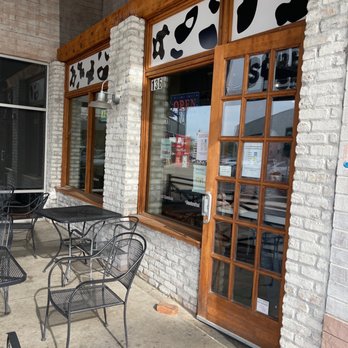 The Screamery - Front seating - Ice Cream & Frozen Yogurt Near Me - Phoenix, Arizona The Screamery - Front seating - Ice Cream & Frozen Yogurt Near Me - Phoenix, Arizona