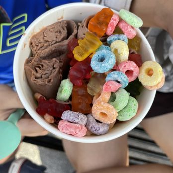 I CE NY Baldwin Park - Chocolate with fruit loops and gummy bears - Ice Cream & Frozen Yogurt Near Me - Orlando, Florida I CE NY Baldwin Park - Chocolate with fruit loops and gummy bears - Ice Cream & Frozen Yogurt Near Me - Orlando, Florida