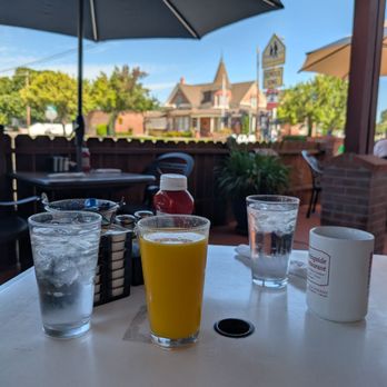 Springside Restaurant - Spacious dog friendly patio - Breakfast & Brunch Near Me - Paso Robles, California Springside Restaurant - Spacious dog friendly patio - Breakfast & Brunch Near Me - Paso Robles, California