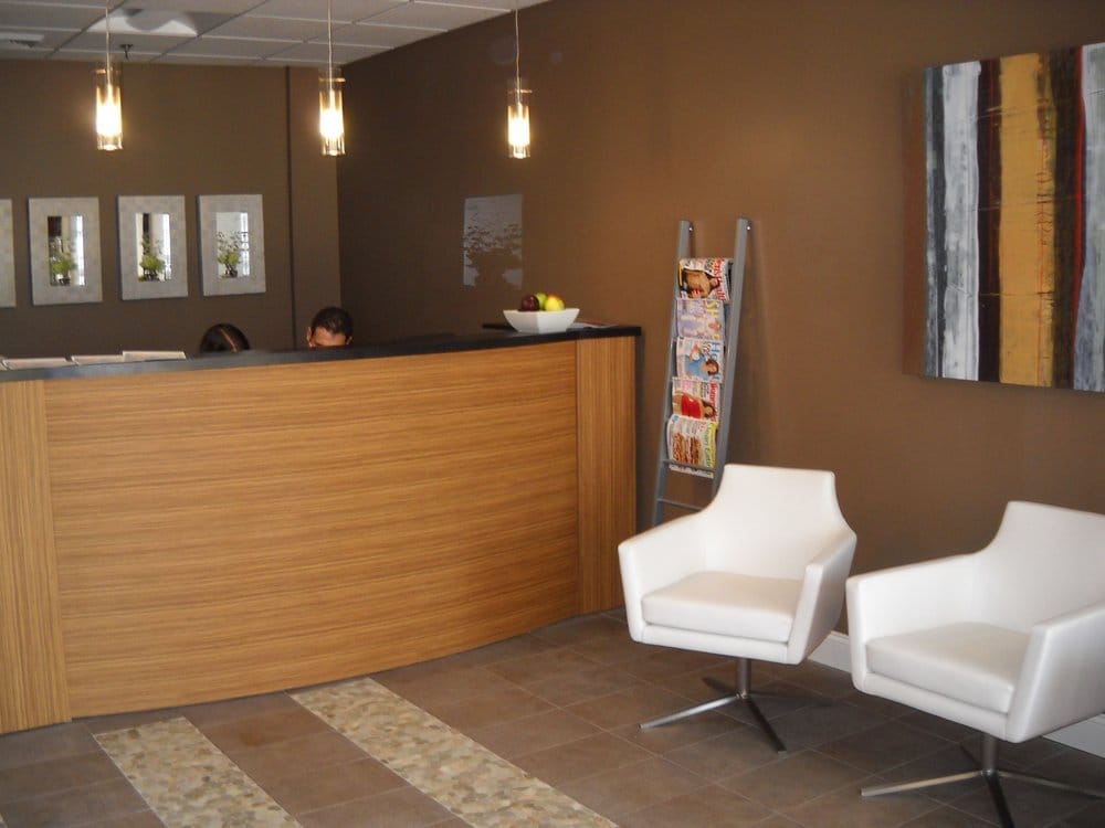 APPLE REHAB SPORT & SPA CLOSED 51 E Main St, Avon, Connecticut