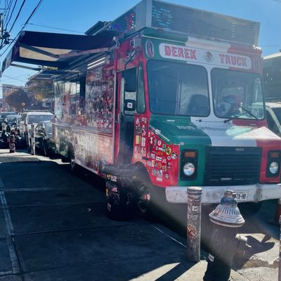 Derek food truck by null