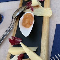 Pizzeria Ichnos - Käse Platte mit Chutney