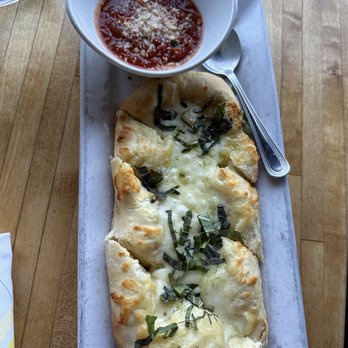 Hideaway House - Garlic cheese bread blossom - Pizza Near Me - Sedona, Arizona Hideaway House - Garlic cheese bread blossom - Pizza Near Me - Sedona, Arizona
