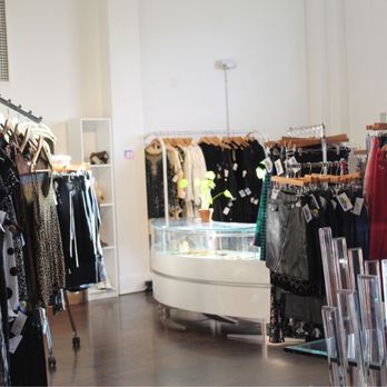 Psychic Sister - Beauty bar and vintage clothes - Astrologers Near Me - Portland, Oregon