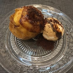 Entre Libros y Pucheros - Manzana asada con helado de capuccino (de lagrimeo)