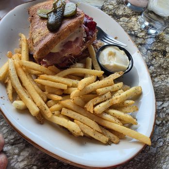 Colchuck's - Reuben sandwich with truffle fries - German Near Me - Leavenworth, Washington