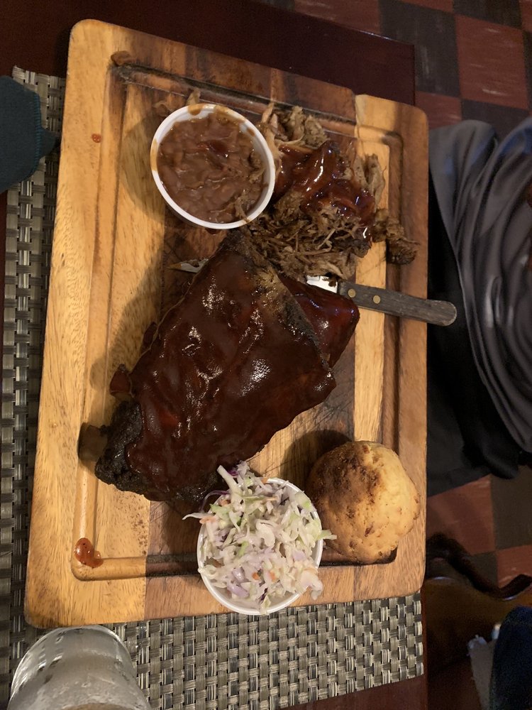 VILLAGE TAVERN RESTAURANT & INN Updated July 2024 141 Photos & 159