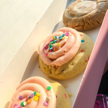 Crumbl - Apple Valley - Bakeries Near Me - Apple Valley, Minnesota