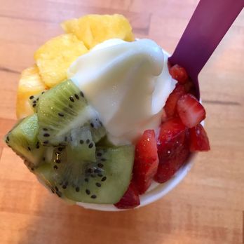 BerryLine - Original frozen yogurt with strawberry, mango, and kiwi toppings. - Ice Cream & Frozen Yogurt Near Me - Cambridge, Massachusetts BerryLine - Original frozen yogurt with strawberry, mango, and kiwi toppings. - Ice Cream & Frozen Yogurt Near Me - Cambridge, Massachusetts
