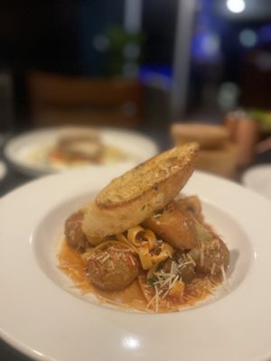 Mezzo Bistro & Bar by null