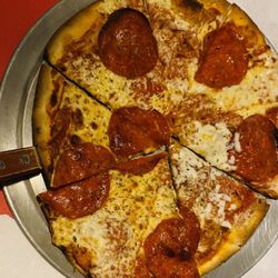 Heavenly Pies & Trattoria - Pepperoni Pizza - delicious