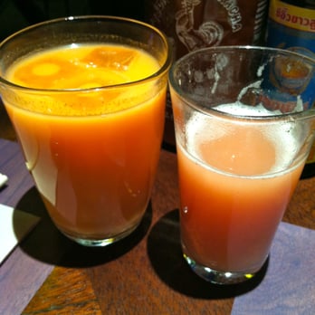 Busaba Westfield London - Koh samui (L) and Guava Bellini (R). - Thai Near Me - London, XGL Busaba Westfield London - Koh samui (L) and Guava Bellini (R). - Thai Near Me - London, XGL