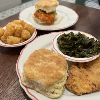 HunnyBunny Biscuit - Fried Chicken Plate - Breakfast & Brunch Near Me - Oklahoma City, Oklahoma