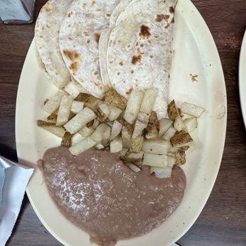 Rex Cafe & Bakery - 3 tacos de chorizo con huevo - Mexican Near Me - McAllen, Texas