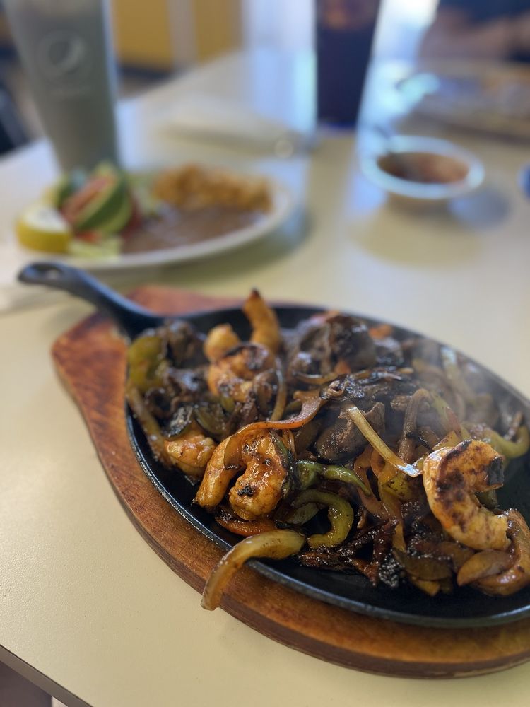 Restaurant De Maria — Mexican restaurant in Mendota