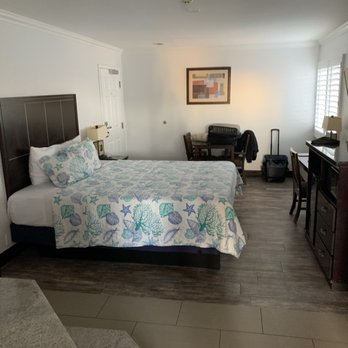 Ocean Surf Inn & Suites - Another bedroom picture - Hotels Near Me - Sunset Beach, California Ocean Surf Inn & Suites - Another bedroom picture - Hotels Near Me - Sunset Beach, California