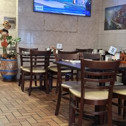 Sandy's Luncheonette - Dining area