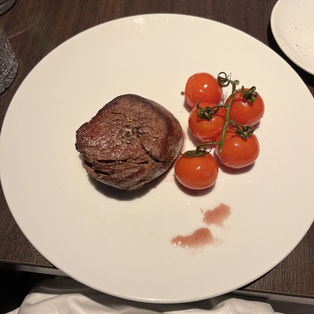Listo Lounge - Tenderloin (sweet potato fries and salad not shown) - Lounges Near Me - Berlin, BE