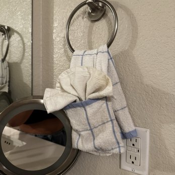 Roochii Cleaning - Loved the little details they included. - Home Cleaning Near Me Roochii Cleaning - Loved the little details they included. - Home Cleaning Near Me