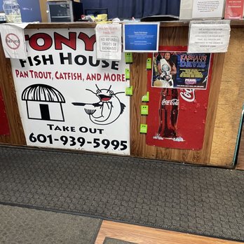 Tony's Fish House - I like my fish spots just like this - simple set up, local ads, and some good ahh food. - Southern Near Me - Pearl, Mississippi