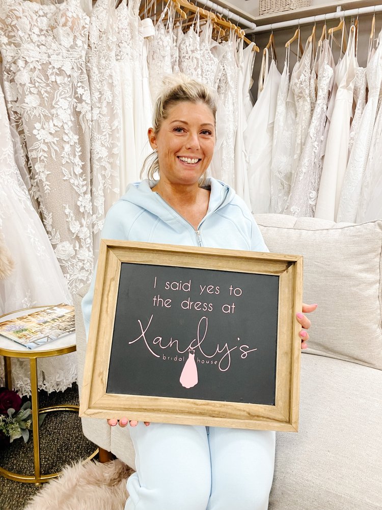 Xandy's Bridal House Logo