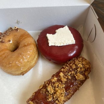 Fan-Fan Doughnuts - Danny boy, La donna and Guava & cheese - Donuts Near Me - Brooklyn, New York