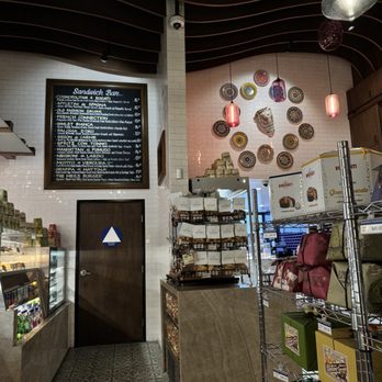 Haute Mess - Restaurant interior - Coffee & Tea Near Me - Los Angeles, California