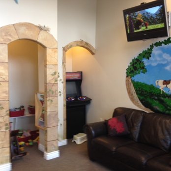 Howell R Bruce Pediatric Dentist - Game Room for kids - Pediatric Dentists Near Me - Orem, Utah