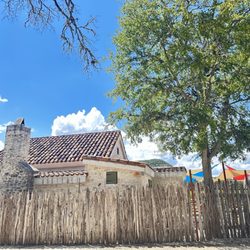 La Cruz de Comal Wines