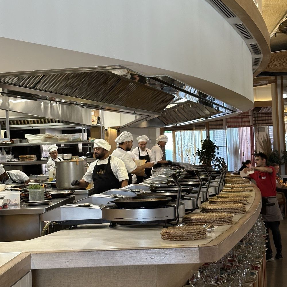 MANÁ 75 - Paella cooking - Mediterranean Near Me - Barcelona, B