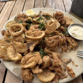 Fig Tree - Fried Lemon w/ Calamari and Zucchini - Cafes Near Me - Los Angeles, California Fig Tree - Fried Lemon w/ Calamari and Zucchini - Cafes Near Me - Los Angeles, California