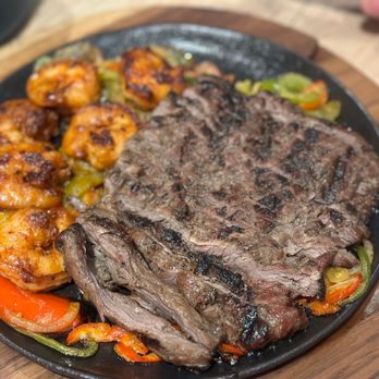 Cinco Ninos - Steak & shrimp fajitas - Mexican Near Me - Round Rock, Texas