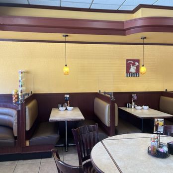 Sugar Bowl - Interior - Breakfast & Brunch Near Me - Des Plaines, Illinois Sugar Bowl - Interior - Breakfast & Brunch Near Me - Des Plaines, Illinois