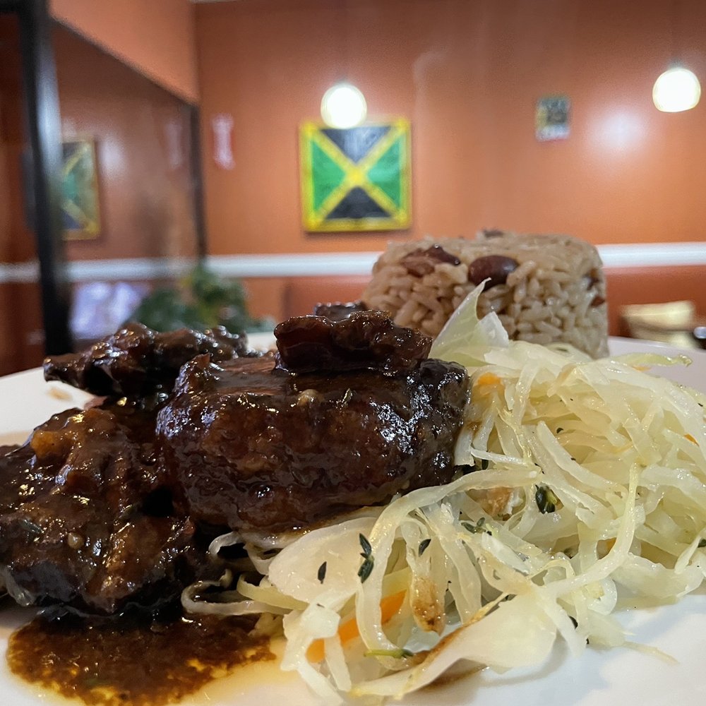 Chalupitas - Nibbles and Feasts, image size:1000x1000