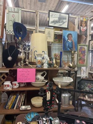 LaSalle Shoppes by null