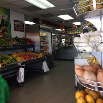 El Palacio De Los Jugos - Fruits & Veggies Near Me - Miami, Florida