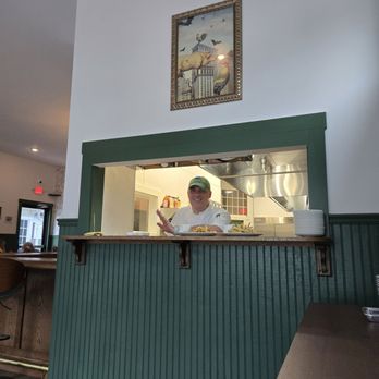Charter Oak Tavern - Cocktail Bars Near Me - Westbrook, Connecticut