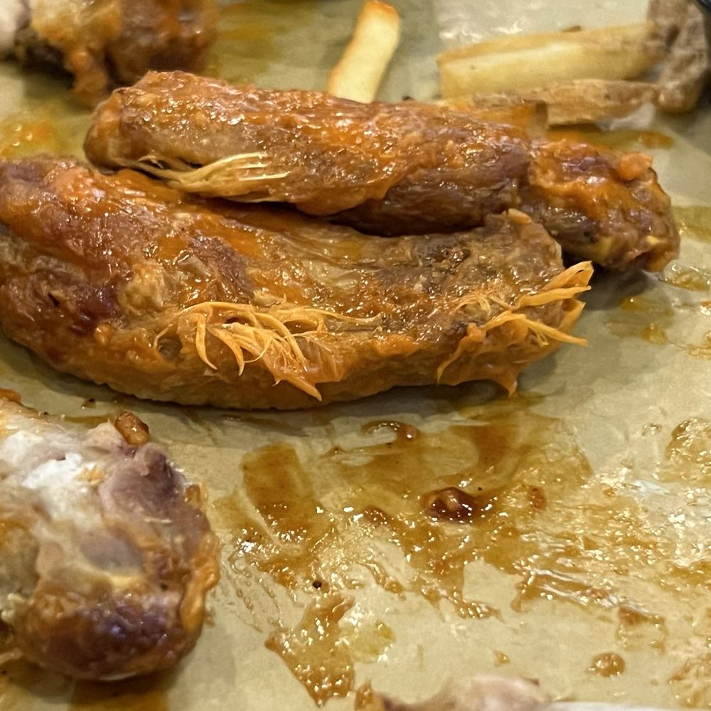 The feathers in the two wings that came in separate orders. The feathers in the two wings that came in separate orders.