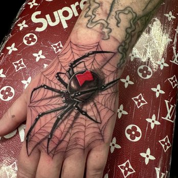 Black Lantern Tattoo Gallery - Spider - Tattoo Near Me - Auburn, Maine