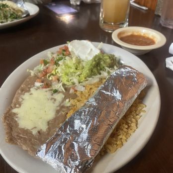 Los Tapatios Mexican Restaurant - Fajatias meal items.. tortilla , refried beans, guac, lettuce, pico and sour cream. - Mexican Near Me - Choctaw, Oklahoma