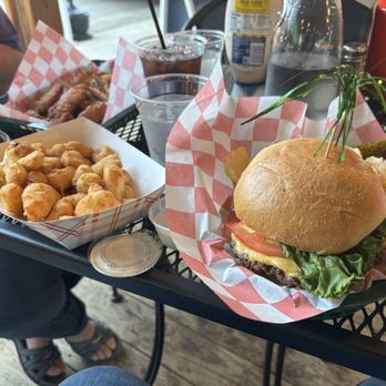 Twisted Spoke Cafe - Smash Burger and Fried Cheese Curd - Sports Bars Near Me - Ohiopyle, Pennsylvania Twisted Spoke Cafe - Smash Burger and Fried Cheese Curd - Sports Bars Near Me - Ohiopyle, Pennsylvania