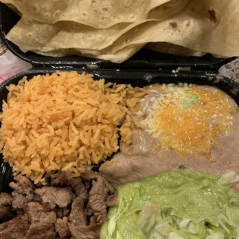 Jilberto’s Taco Shop - Carne asada plate with flour tortilla on the side - Tacos Near Me - Temecula, California Jilberto’s Taco Shop - Carne asada plate with flour tortilla on the side - Tacos Near Me - Temecula, California