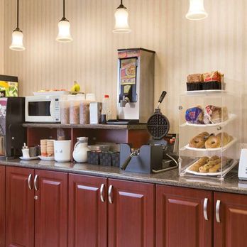 Days Inn - Breakfast Area - Hotels Near Me - Hamilton, Ontario Days Inn - Breakfast Area - Hotels Near Me - Hamilton, Ontario