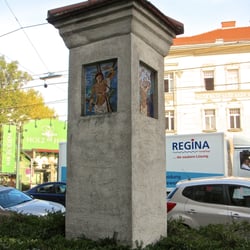 Hütteldorf - Säule Ecke Linzer Straße/Deutschordenstraße. Seit dem Jahr 1356 die Grenze Hütteldorf zum Bezirksteil Baumgarten.