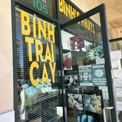 Binh's Fruits - Exterior