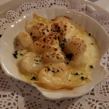 Le Petit Bistro - Baked scallops and shrimp in bechamel sauce - French Near Me - Mountain View, California