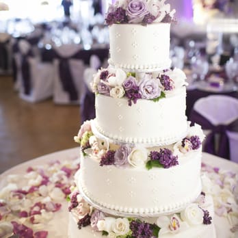 Master Plans Events & Designs - Master Plans wedding event at the La Cañada Flintridge Country Club (they even decorated the cake with flowers!) - Wedding Planning Near Me - Torrance, California Master Plans Events & Designs - Master Plans wedding event at the La Cañada Flintridge Country Club (they even decorated the cake with flowers!) - Wedding Planning Near Me - Torrance, California