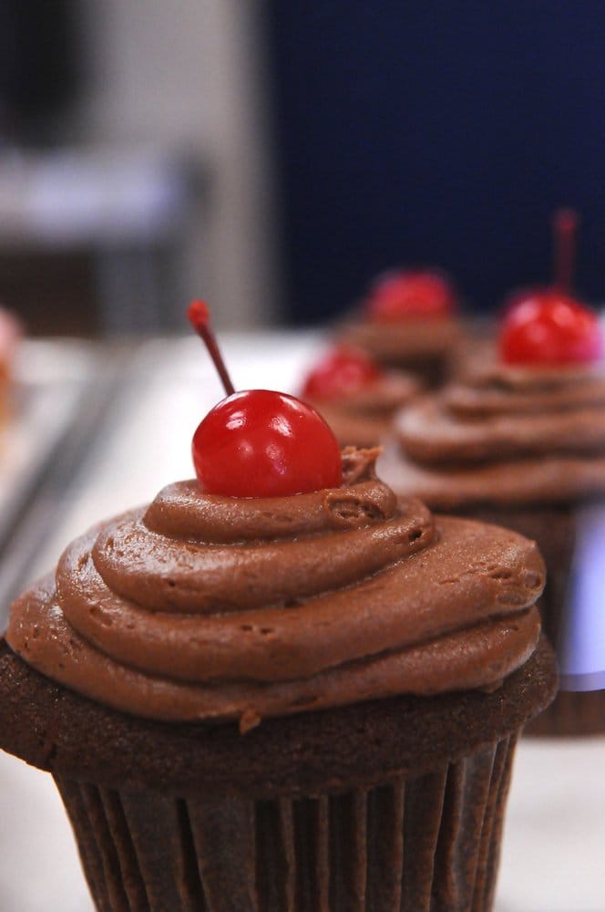 BATTER UP CUPCAKES CLOSED 48 Photos & 141 Reviews Desserts