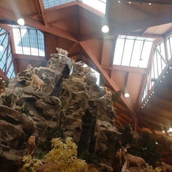 Cabela's - Dundee Michigan Cabela's - Guns & Ammo Near Me - Richfield, Wisconsin